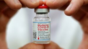 FDA unterlässt Warnschreiben zum Moderna Impfstoff – 2.000 abgelaufene Artikel!